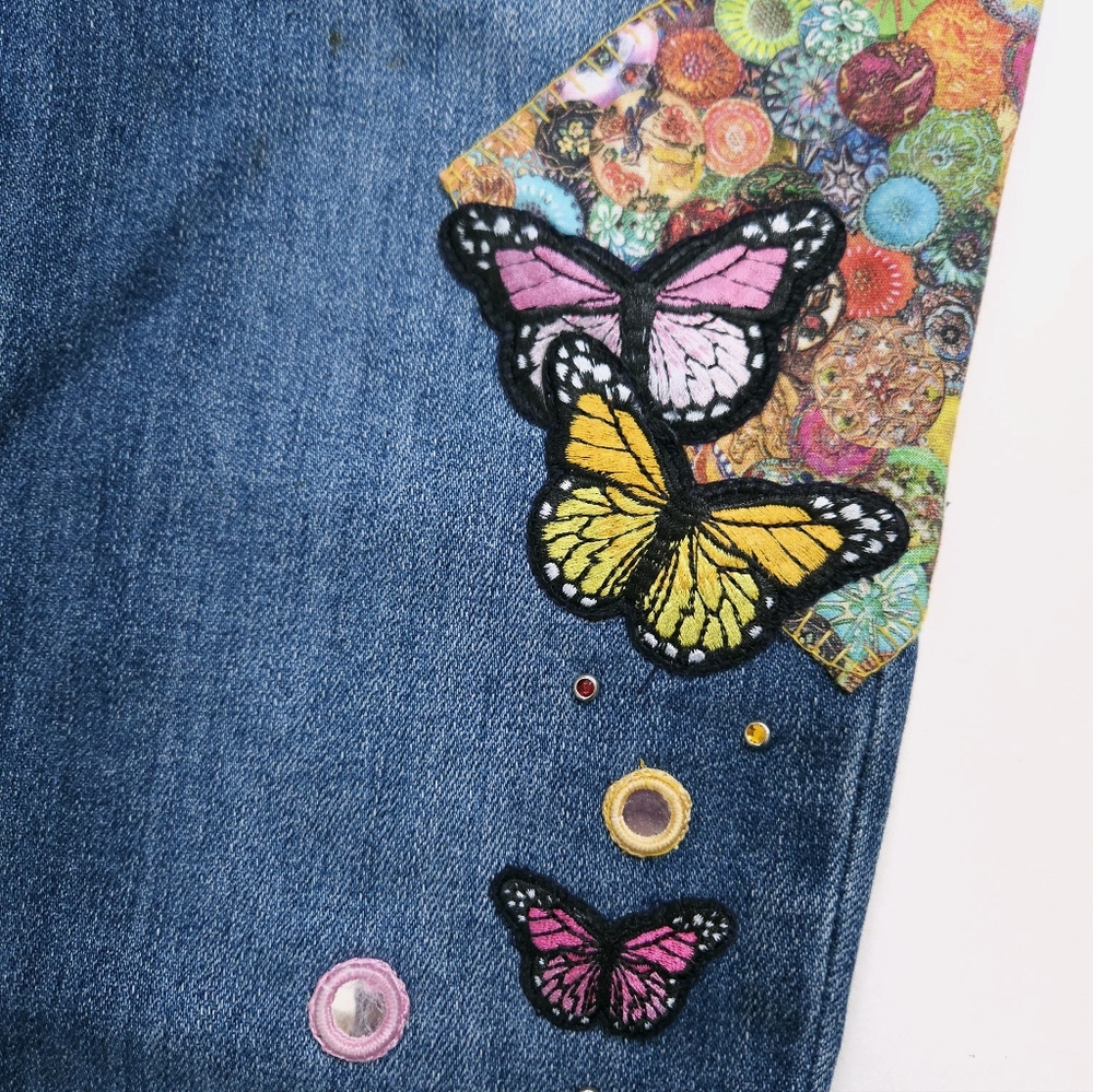RISEN Los Angeles Flared Blue Jeans Distressed Patched Upcycled Denim Size 26 /3 - Picture 5 of 16